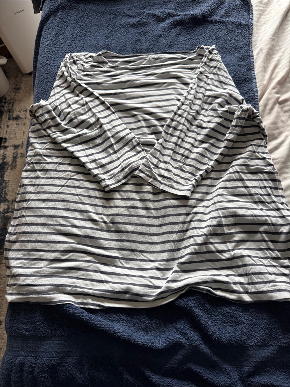 Duluth Trading Co White and Gray Striped Midi Skirt